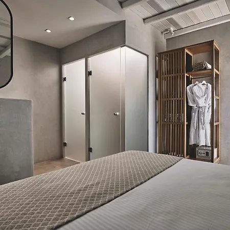 Noon Beyond Pollonia