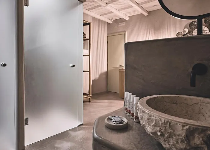 Noon Beyond 3* Pollonia