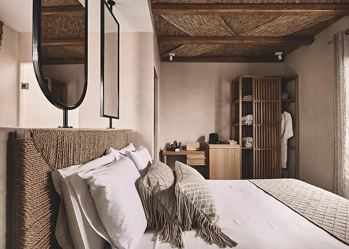 Noon Beyond Pollonia