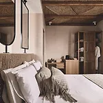 Noon Beyond Accommodation Pollonia