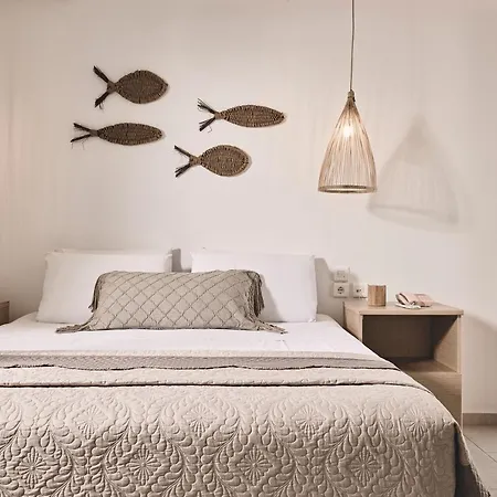 Noon Beyond Accommodation 3* Pollonia