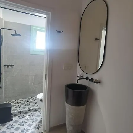 Noon Beyond Casa de hóspedes Pollonia