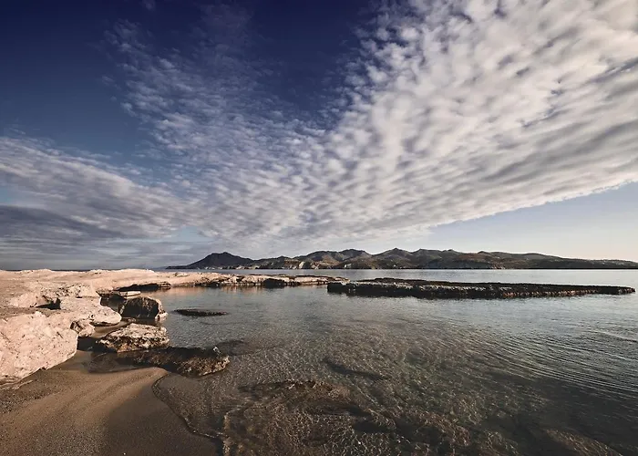 Noon Beyond Гостевой дом Поллония