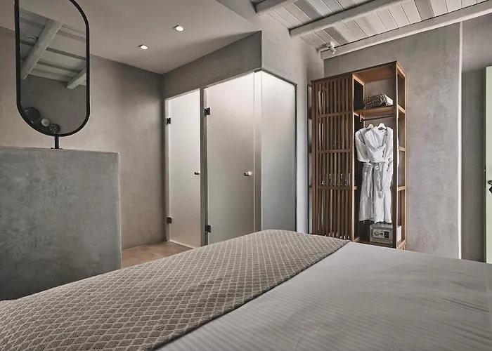 Noon Beyond Поллония