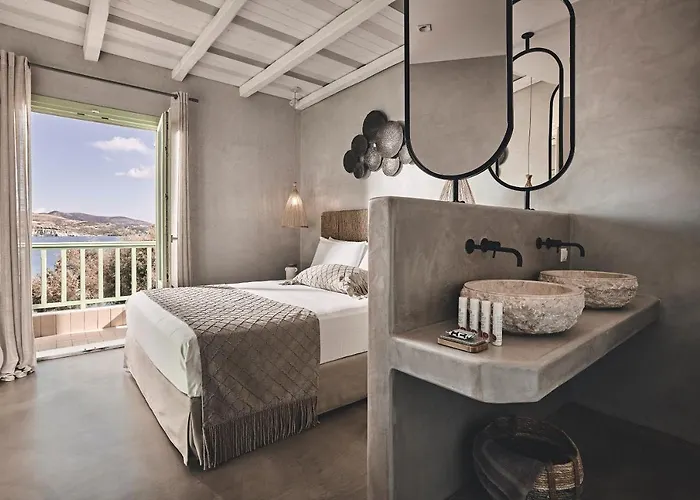 Noon Beyond Поллония